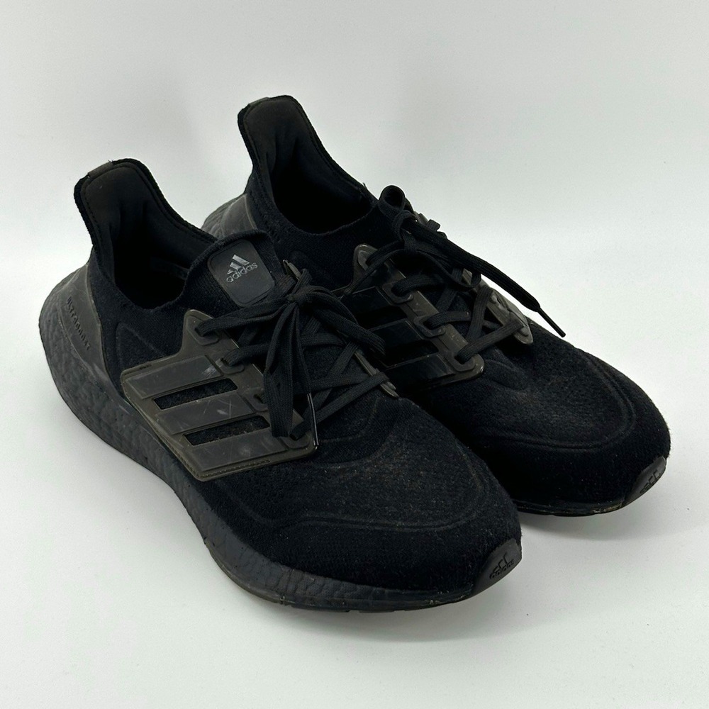 adidas Boost Men's Low Top Lace-Up Sneakers Black Cushioned Rubber Outsole